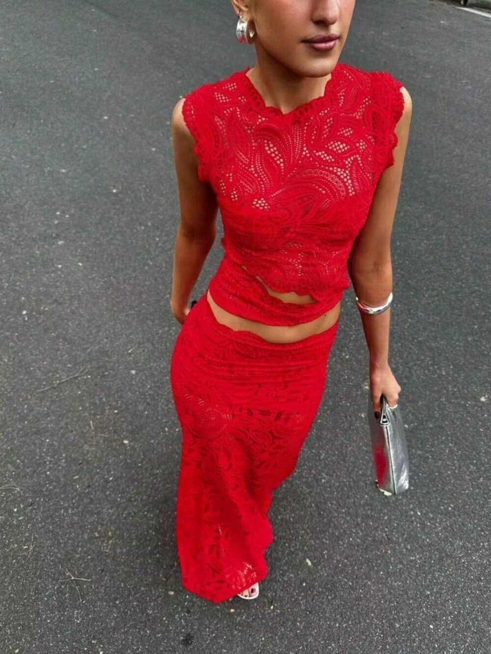 Red Elegant Women's Sexy Sleeveless Lace Top And Fishtail Skirt Set - Picture 3 of 3